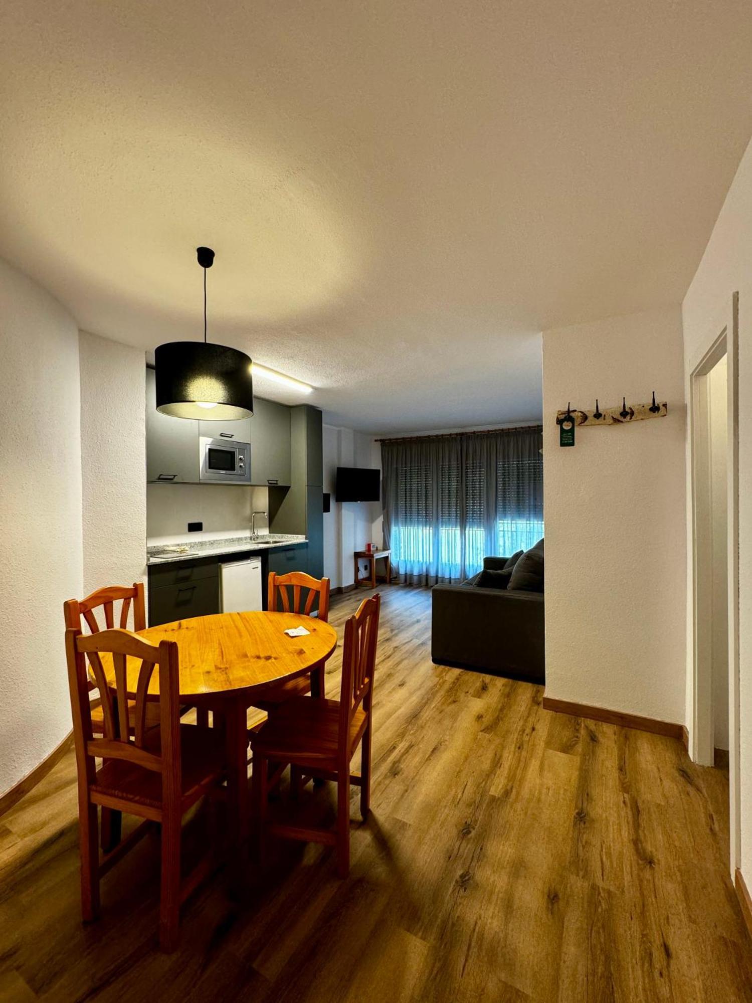 Apartamentos Turisticos Poblado Аринсал Екстериор снимка