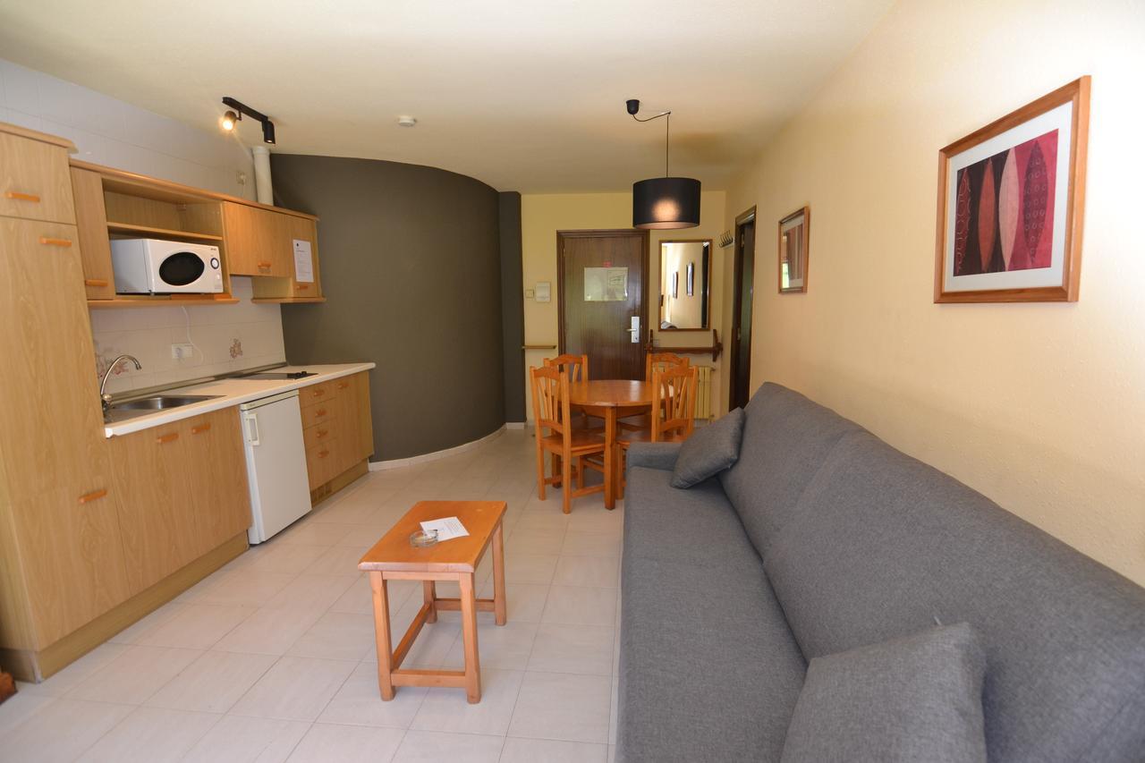 Apartamentos Turisticos Poblado Аринсал Екстериор снимка