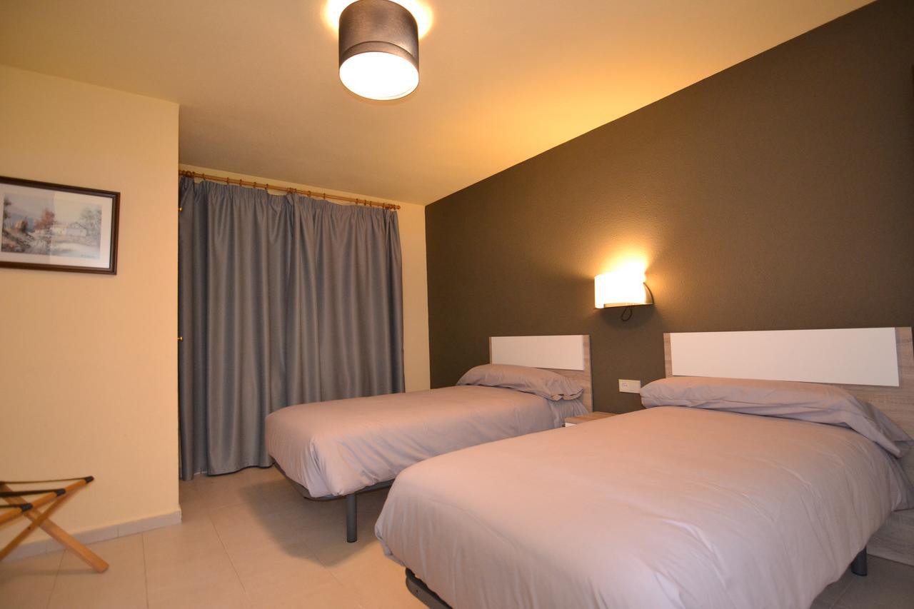 Apartamentos Turisticos Poblado Аринсал Екстериор снимка