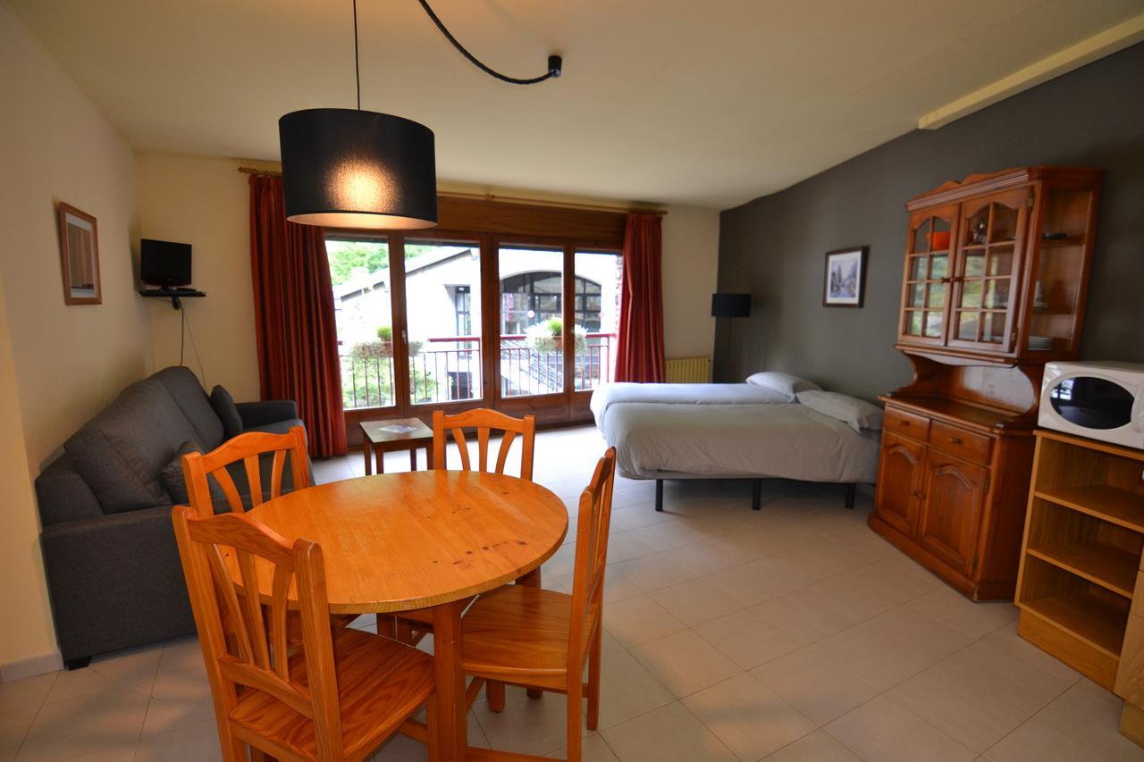 Apartamentos Turisticos Poblado Аринсал Екстериор снимка