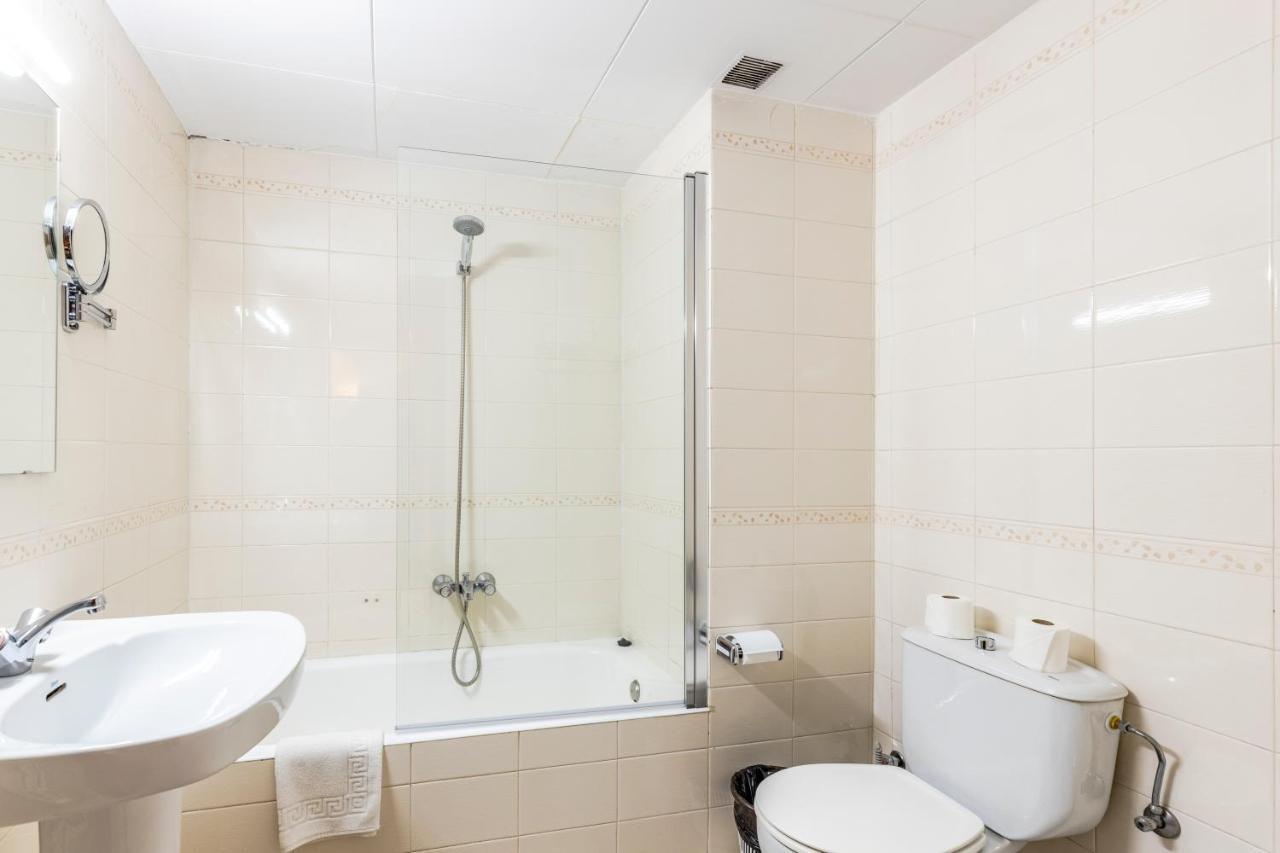 Apartamentos Turisticos Poblado Аринсал Екстериор снимка