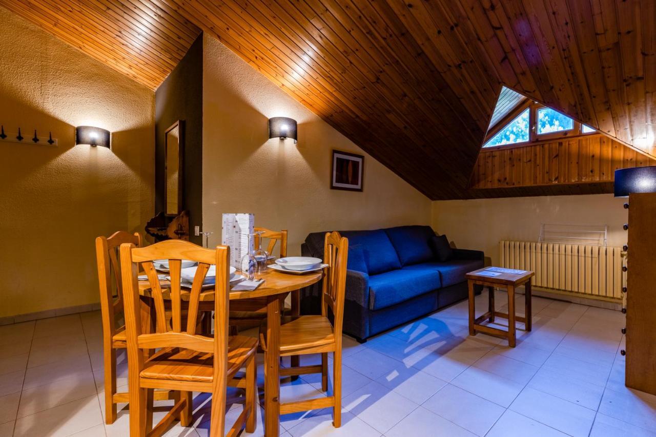 Apartamentos Turisticos Poblado Аринсал Екстериор снимка
